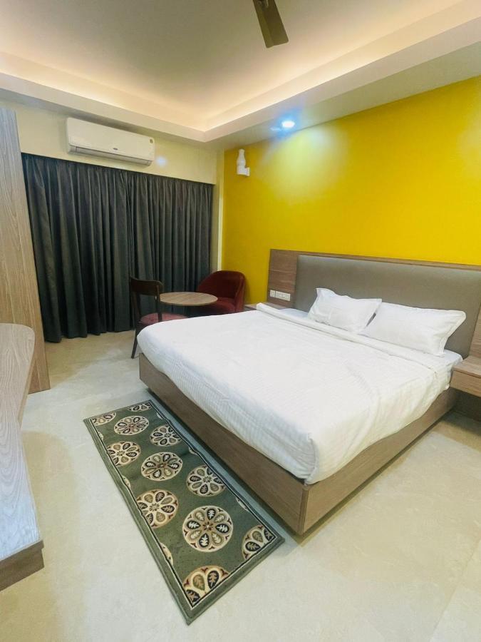 Royal Beach International Puri Exterior photo