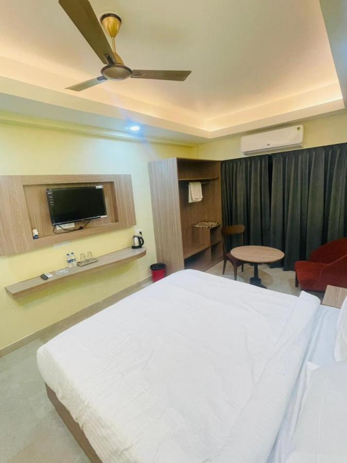 Royal Beach International Puri Exterior photo