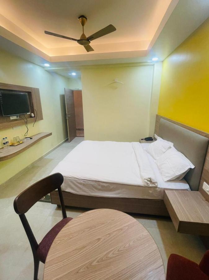 Royal Beach International Puri Exterior photo