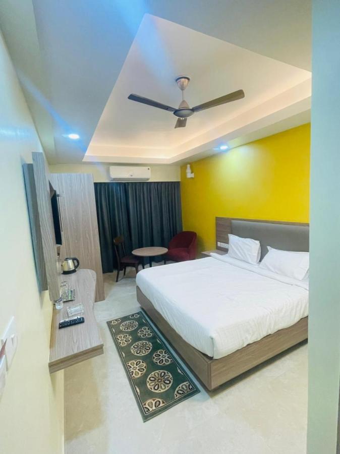 Royal Beach International Puri Exterior photo