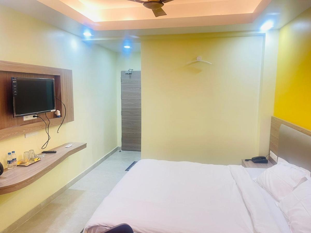 Royal Beach International Puri Exterior photo