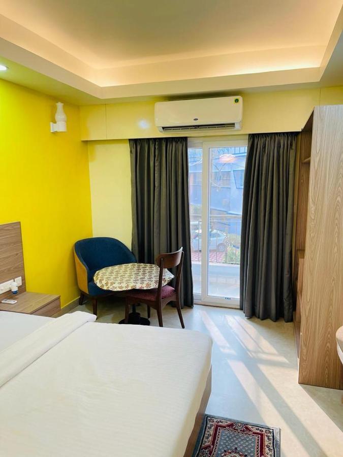 Royal Beach International Puri Exterior photo