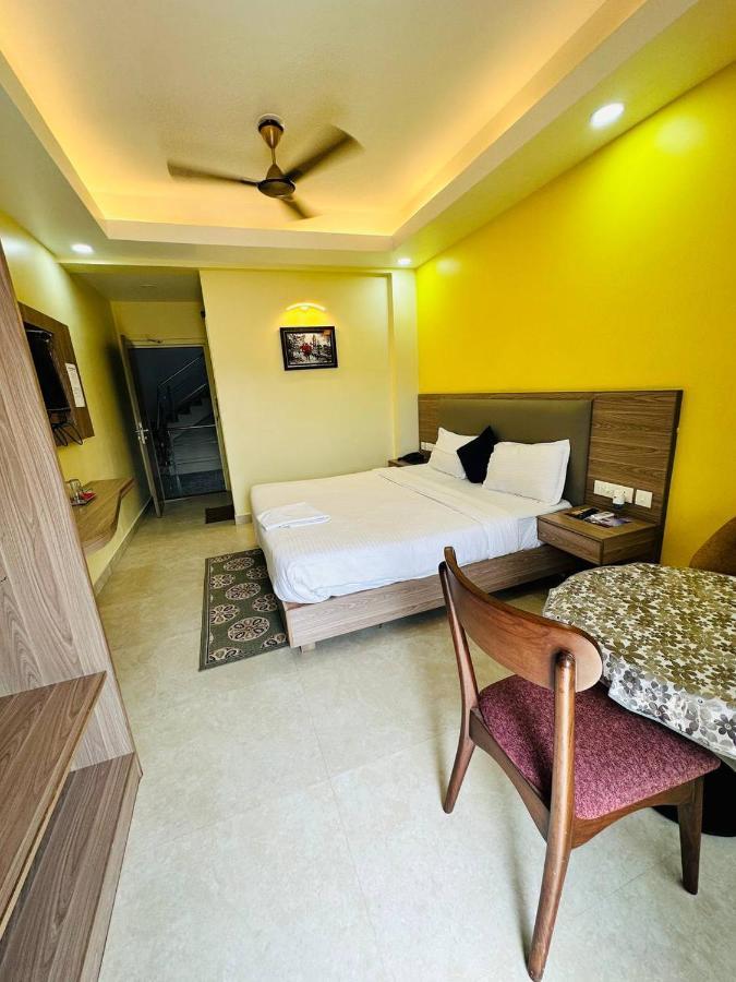 Royal Beach International Puri Exterior photo