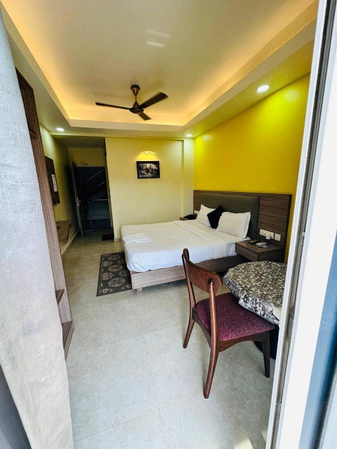 Royal Beach International Puri Exterior photo