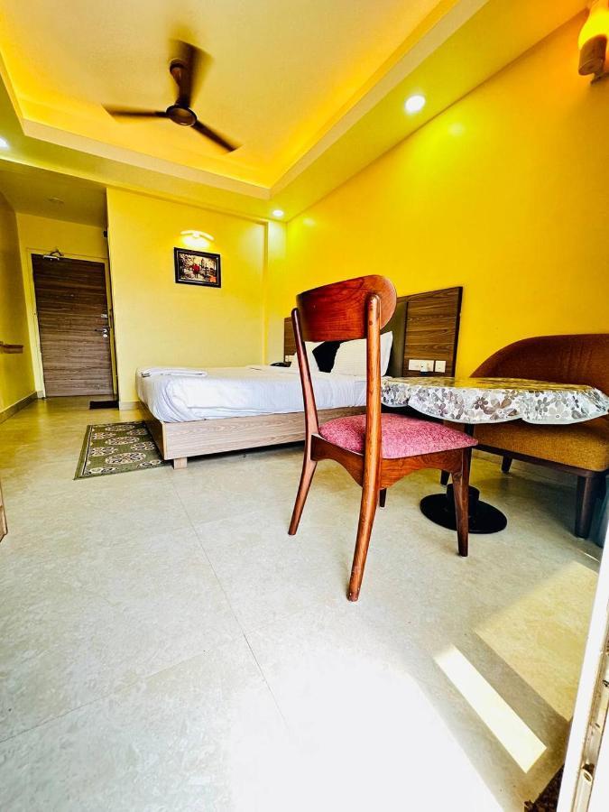 Royal Beach International Puri Exterior photo