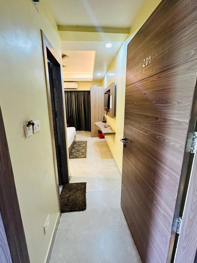 Royal Beach International Puri Exterior photo