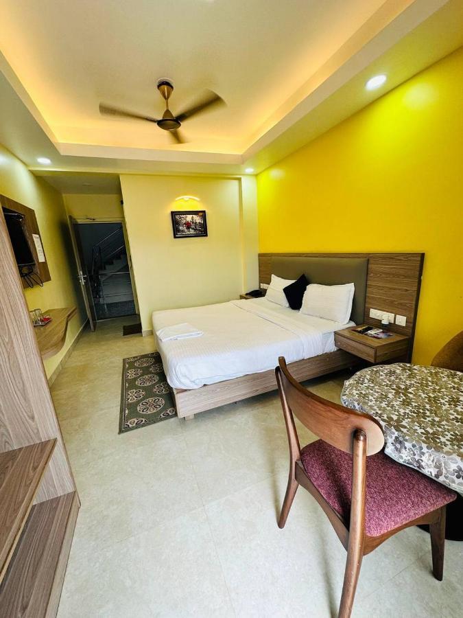 Royal Beach International Puri Exterior photo