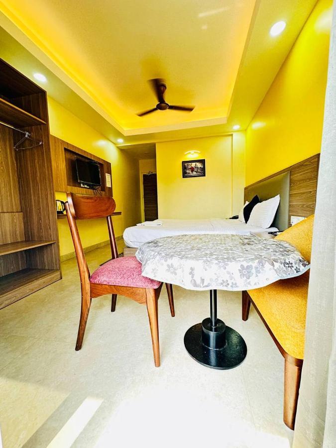 Royal Beach International Puri Exterior photo